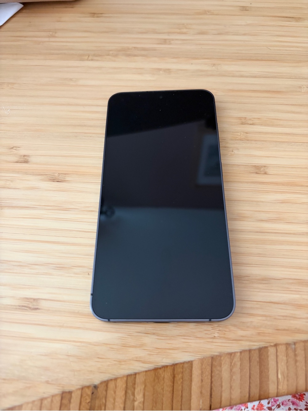 Like New Samsung Galaxy S24 - Black Unlocked - Picture 2 of 6